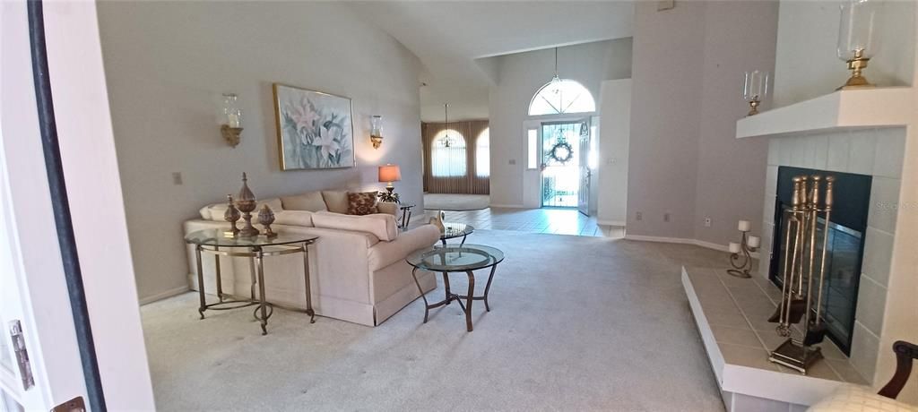 Active With Contract: $297,700 (3 beds, 2 baths, 1865 Square Feet)