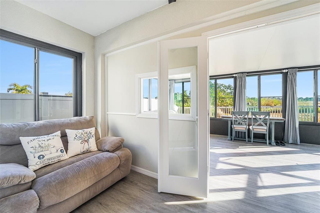 Active With Contract: $290,000 (3 beds, 2 baths, 1516 Square Feet)