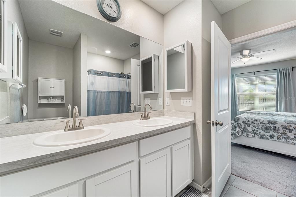 Active With Contract: $290,000 (3 beds, 2 baths, 1516 Square Feet)