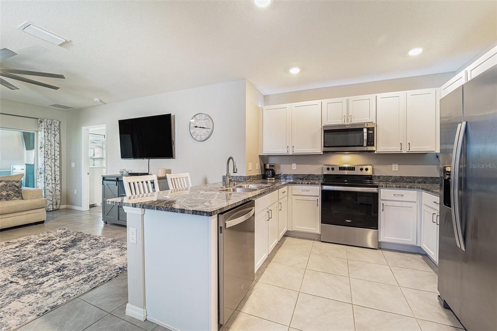 Active With Contract: $290,000 (3 beds, 2 baths, 1516 Square Feet)