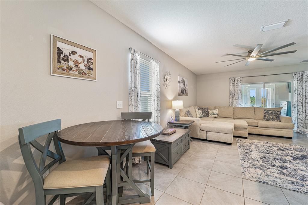 Active With Contract: $290,000 (3 beds, 2 baths, 1516 Square Feet)