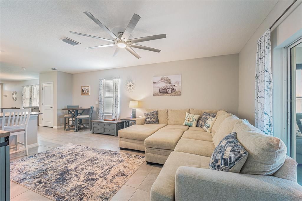 Active With Contract: $290,000 (3 beds, 2 baths, 1516 Square Feet)