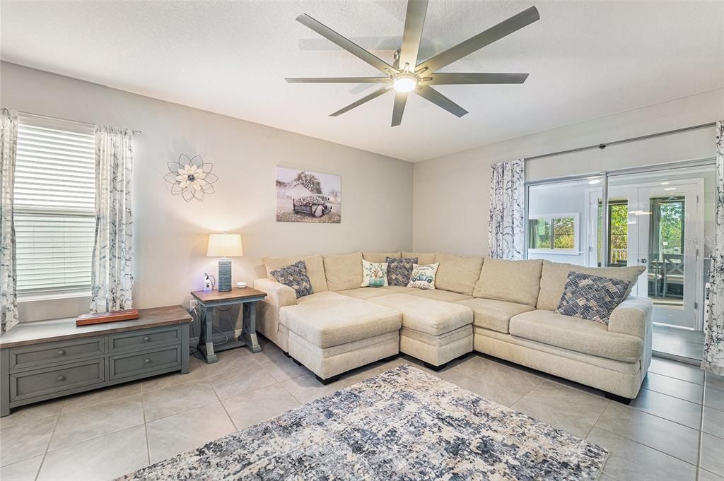 Active With Contract: $290,000 (3 beds, 2 baths, 1516 Square Feet)