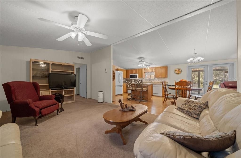 Active With Contract: $362,500 (3 beds, 2 baths, 1600 Square Feet)