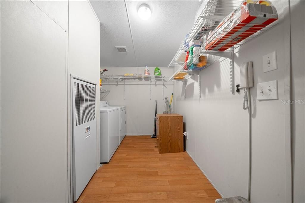 Active With Contract: $362,500 (3 beds, 2 baths, 1600 Square Feet)