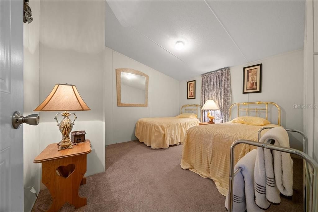 Active With Contract: $362,500 (3 beds, 2 baths, 1600 Square Feet)