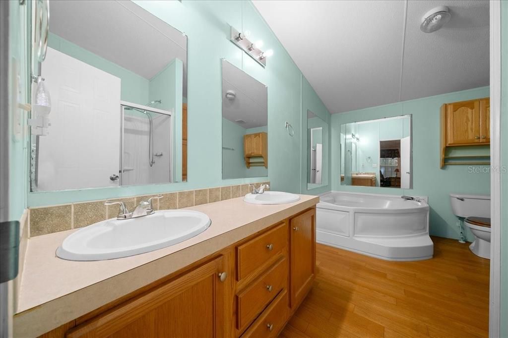 Active With Contract: $362,500 (3 beds, 2 baths, 1600 Square Feet)