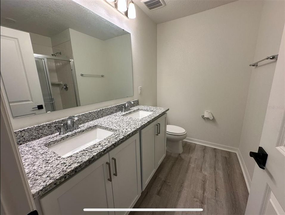 For Rent: $2,150 (3 beds, 2 baths, 1453 Square Feet)