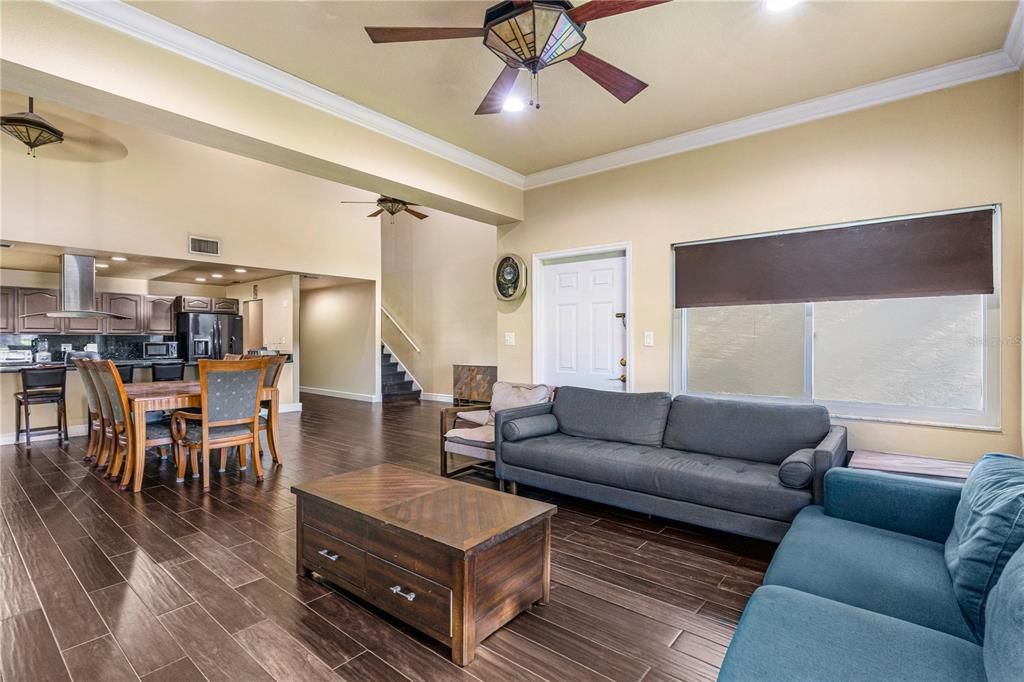 En Venta: $357,000 (4 camas, 2 baños, 2051 Pies cuadrados)