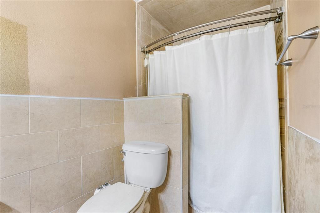 En Venta: $357,000 (4 camas, 2 baños, 2051 Pies cuadrados)