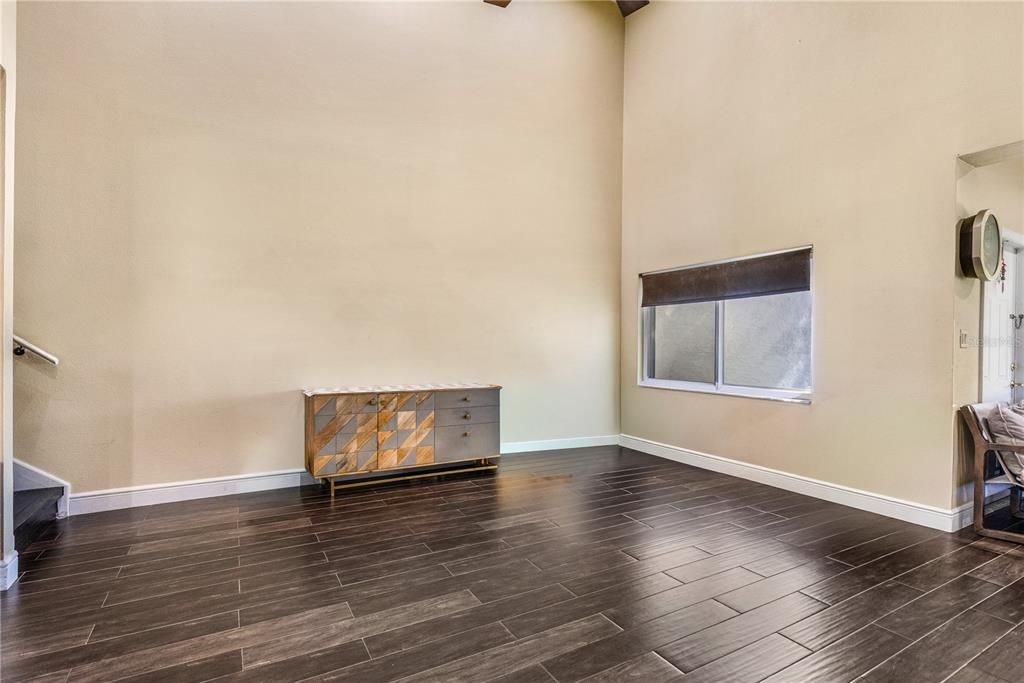 En Venta: $357,000 (4 camas, 2 baños, 2051 Pies cuadrados)