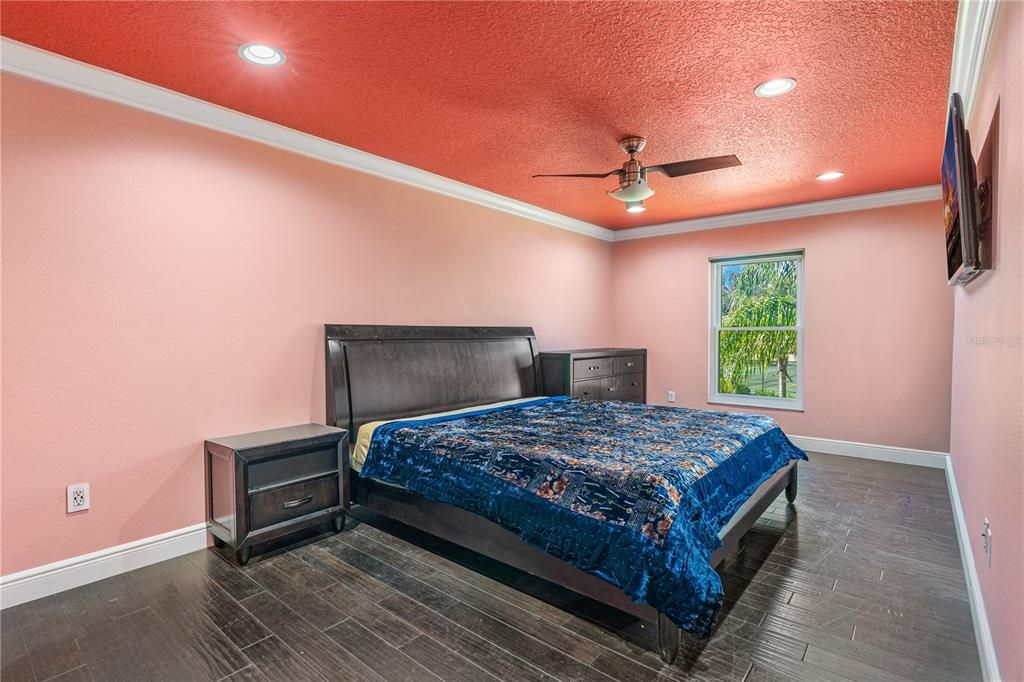 En Venta: $357,000 (4 camas, 2 baños, 2051 Pies cuadrados)