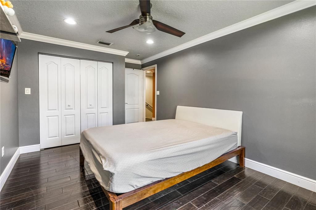 En Venta: $357,000 (4 camas, 2 baños, 2051 Pies cuadrados)