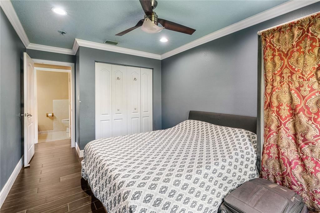 En Venta: $357,000 (4 camas, 2 baños, 2051 Pies cuadrados)