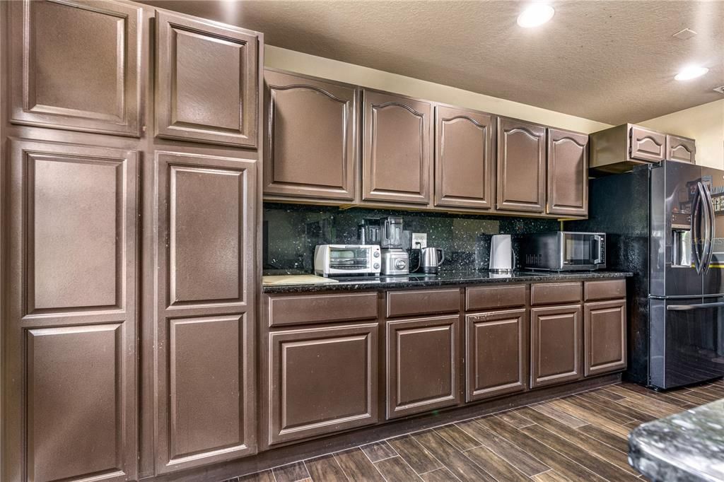 En Venta: $357,000 (4 camas, 2 baños, 2051 Pies cuadrados)