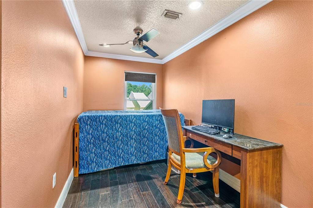 En Venta: $357,000 (4 camas, 2 baños, 2051 Pies cuadrados)