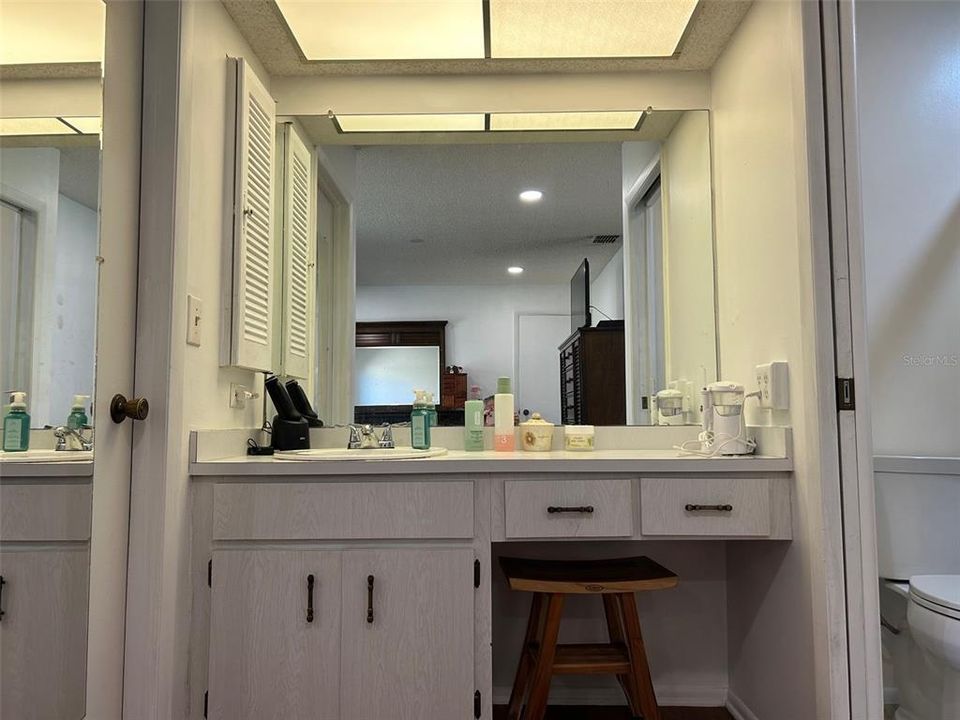 For Sale: $299,000 (2 beds, 2 baths, 1309 Square Feet)