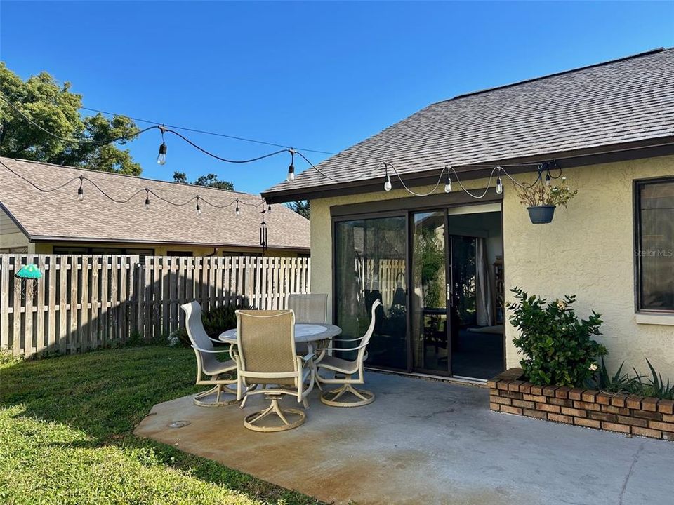 For Sale: $299,000 (2 beds, 2 baths, 1309 Square Feet)