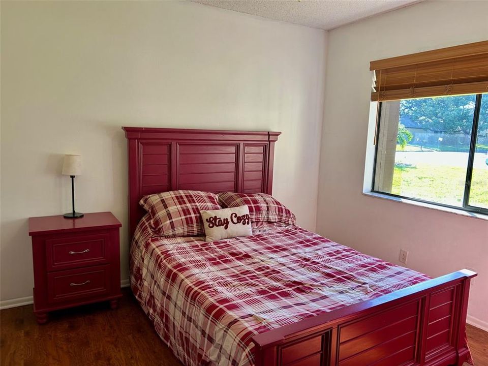 For Sale: $299,000 (2 beds, 2 baths, 1309 Square Feet)