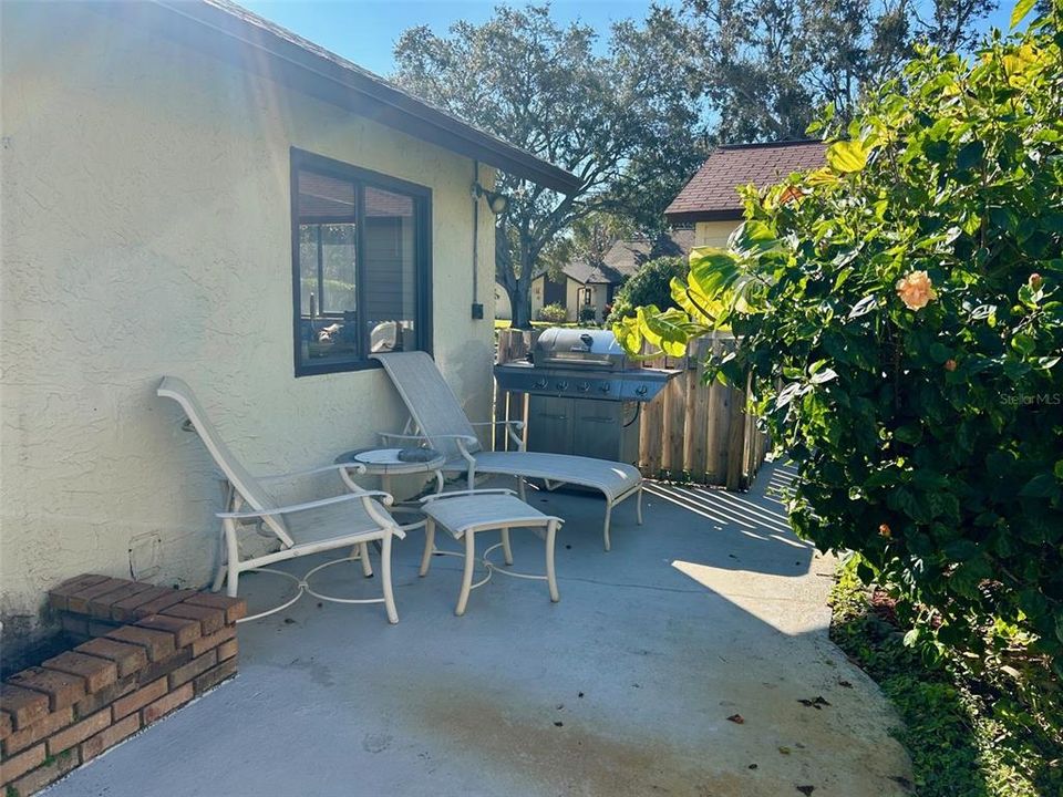 For Sale: $299,000 (2 beds, 2 baths, 1309 Square Feet)