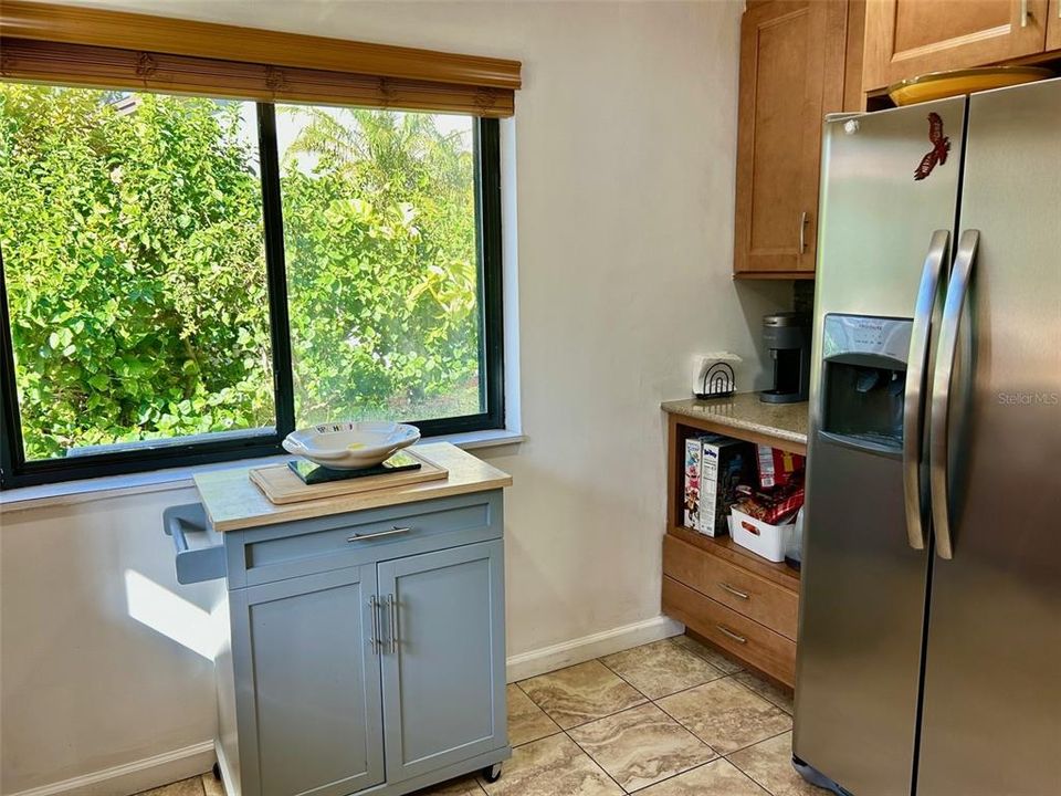 For Sale: $299,000 (2 beds, 2 baths, 1309 Square Feet)