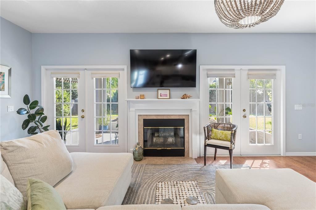 На продажу: $395,000 (3 спален, 2 ванн, 2026 Квадратных фут)