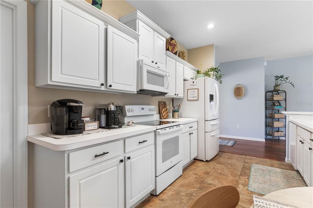 На продажу: $395,000 (3 спален, 2 ванн, 2026 Квадратных фут)