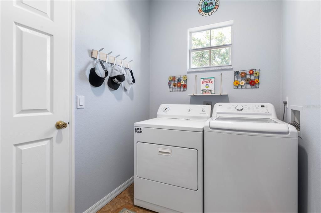 На продажу: $395,000 (3 спален, 2 ванн, 2026 Квадратных фут)