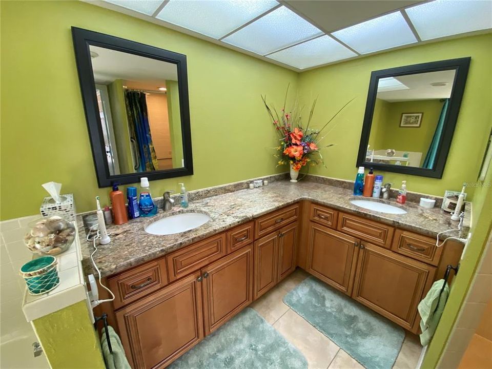 На продажу: $362,000 (3 спален, 2 ванн, 2076 Квадратных фут)