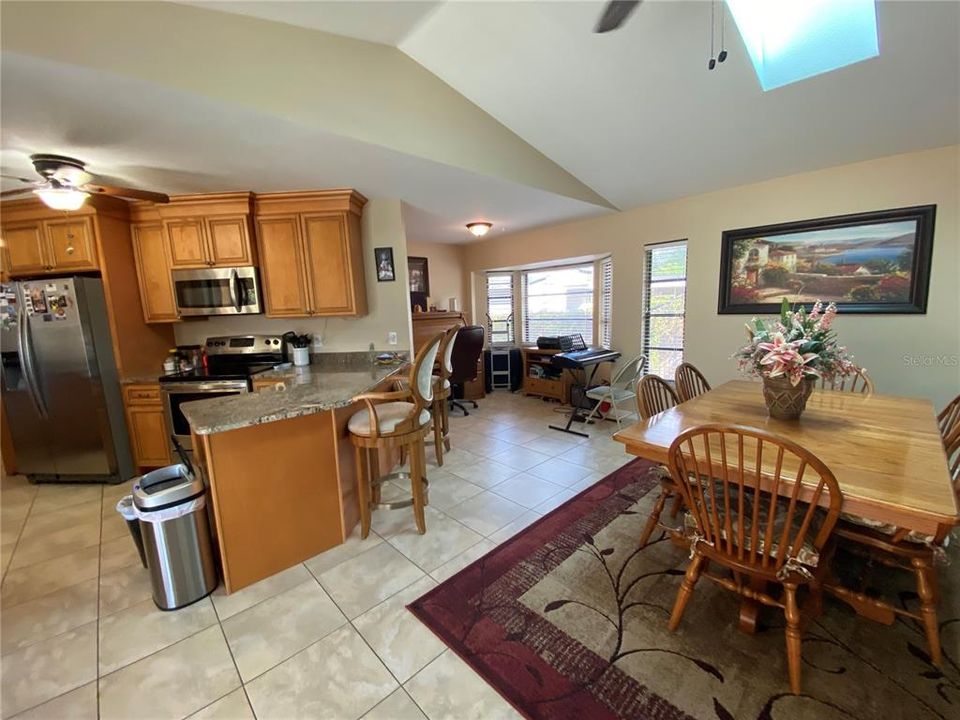 На продажу: $362,000 (3 спален, 2 ванн, 2076 Квадратных фут)