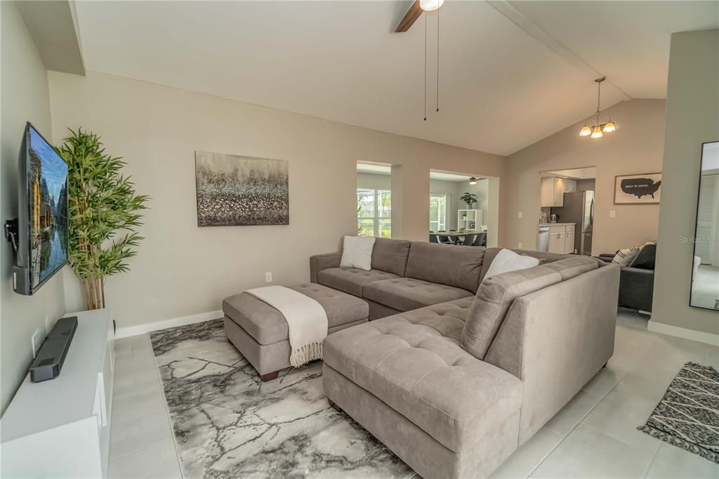 В аренду: $2,600 (3 спален, 2 ванн, 1490 Квадратных фут)