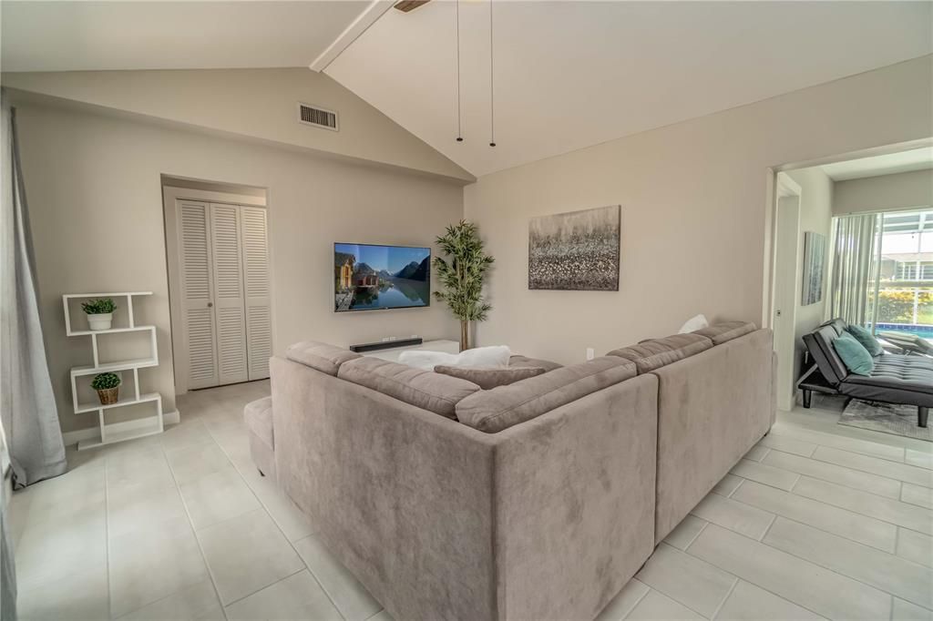 В аренду: $2,600 (3 спален, 2 ванн, 1490 Квадратных фут)