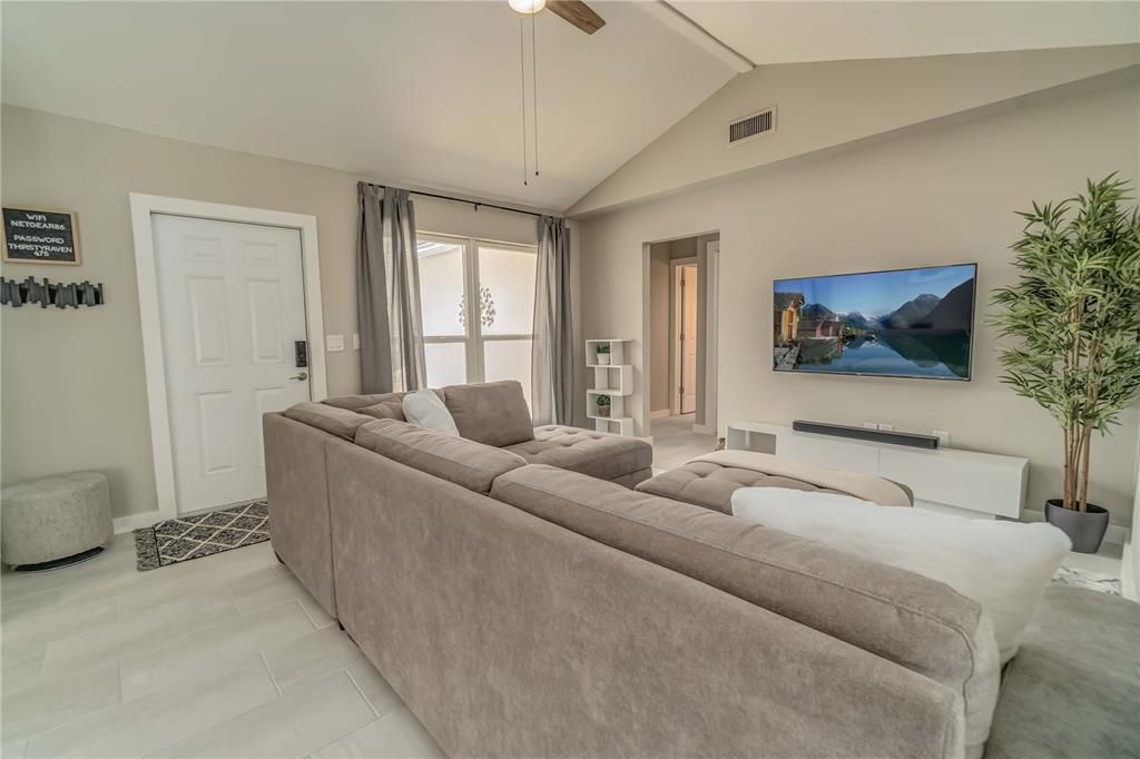 В аренду: $2,600 (3 спален, 2 ванн, 1490 Квадратных фут)