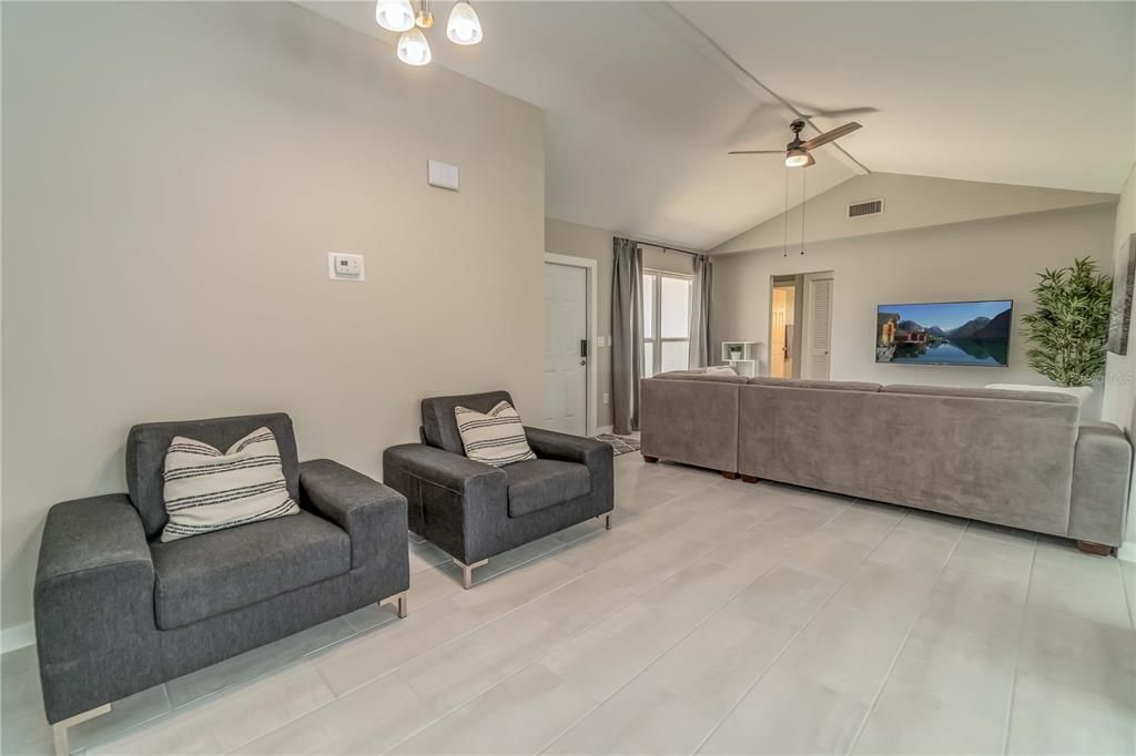 В аренду: $2,600 (3 спален, 2 ванн, 1490 Квадратных фут)