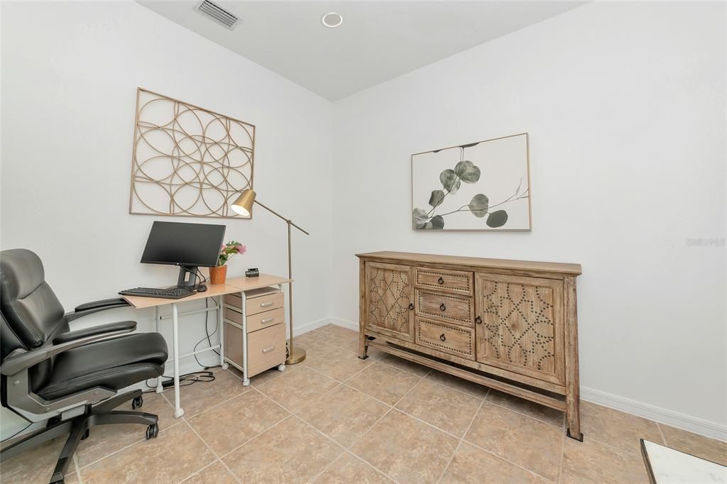 Active With Contract: $439,000 (3 beds, 2 baths, 1744 Square Feet)