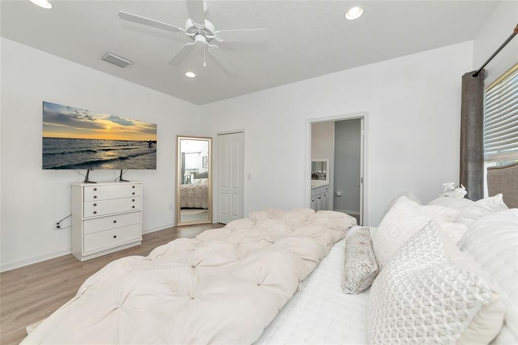 Active With Contract: $439,000 (3 beds, 2 baths, 1744 Square Feet)