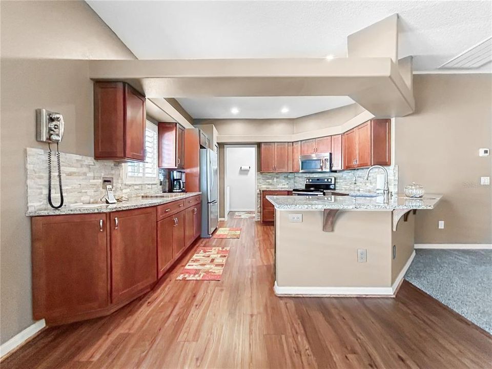 For Sale: $249,900 (2 beds, 2 baths, 1759 Square Feet)