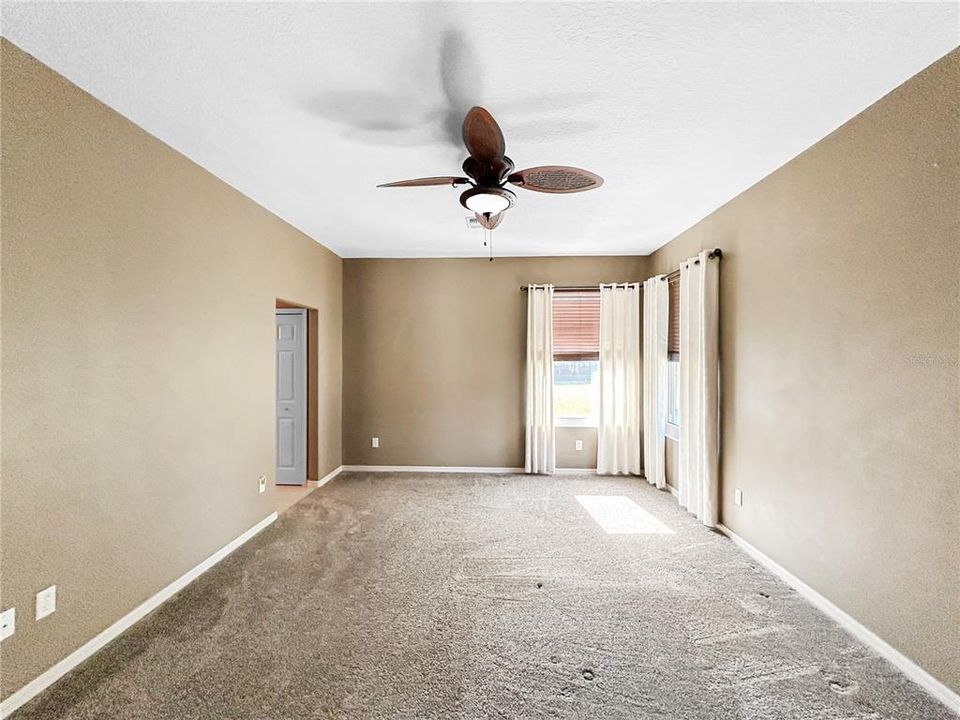 For Sale: $249,900 (2 beds, 2 baths, 1759 Square Feet)