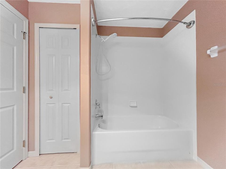 For Sale: $249,900 (2 beds, 2 baths, 1759 Square Feet)