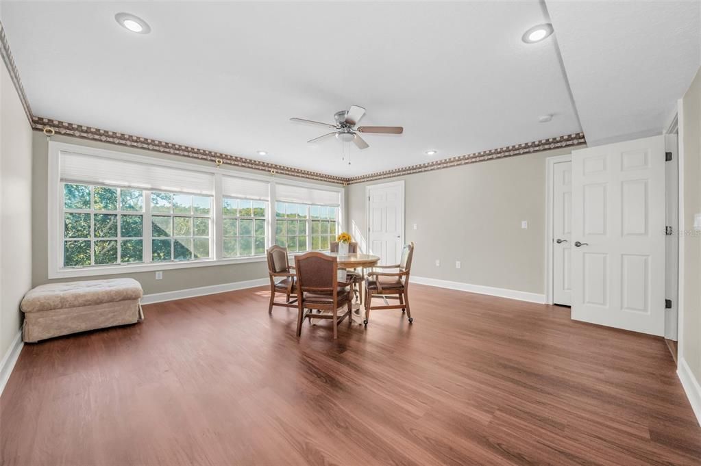 待售: $649,900 (4 贝兹, 2 浴室, 3633 平方英尺)