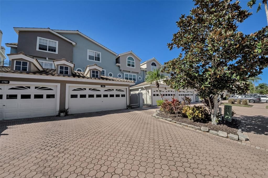 待售: $649,900 (4 贝兹, 2 浴室, 3633 平方英尺)