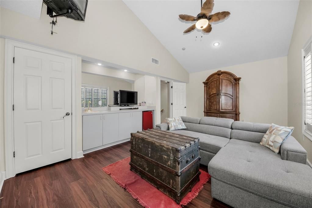 待售: $649,900 (4 贝兹, 2 浴室, 3633 平方英尺)