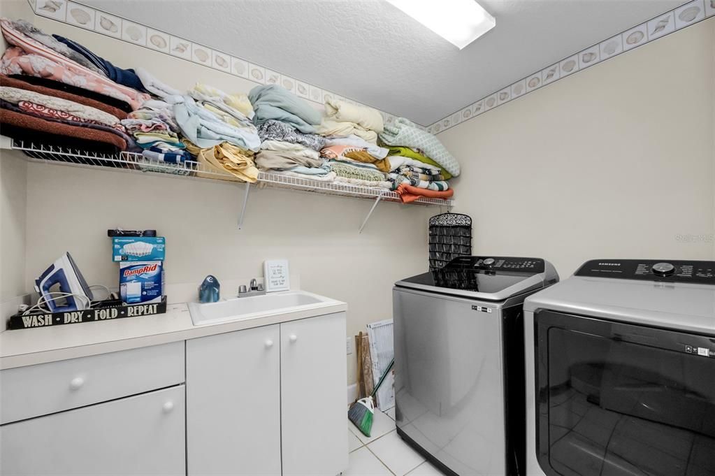 待售: $649,900 (4 贝兹, 2 浴室, 3633 平方英尺)