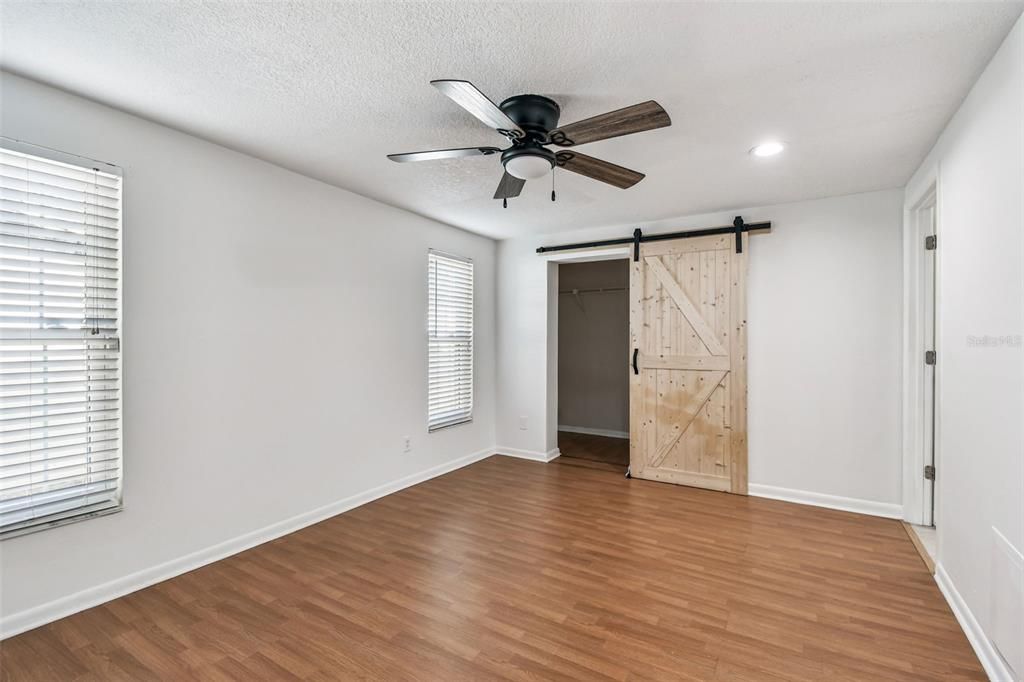 For Sale: $389,900 (5 beds, 3 baths, 1912 Square Feet)