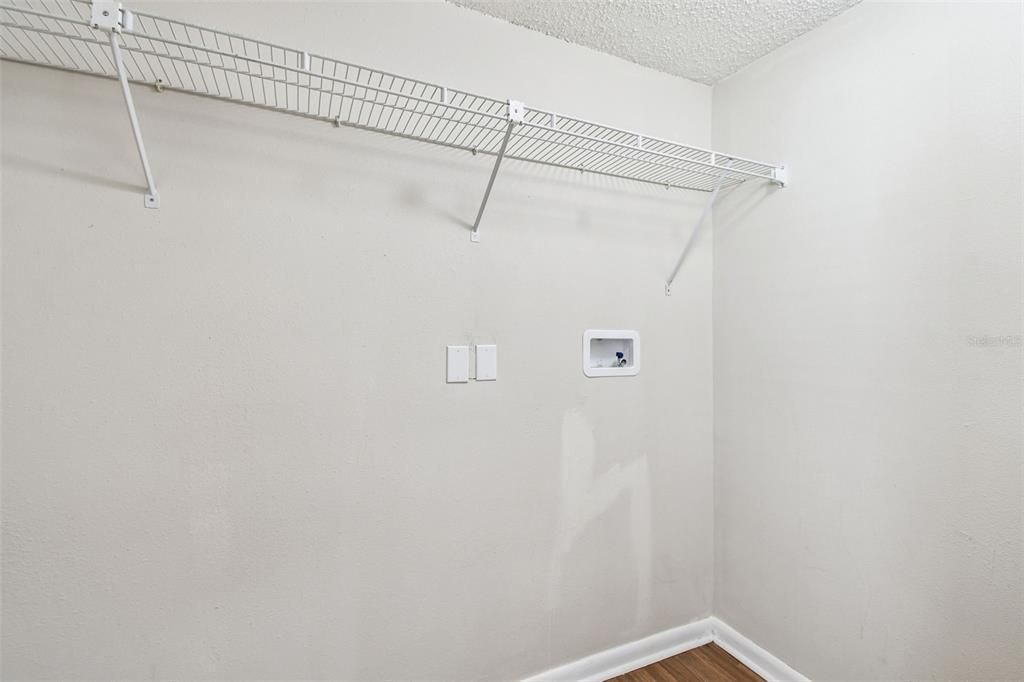 For Sale: $389,900 (5 beds, 3 baths, 1912 Square Feet)