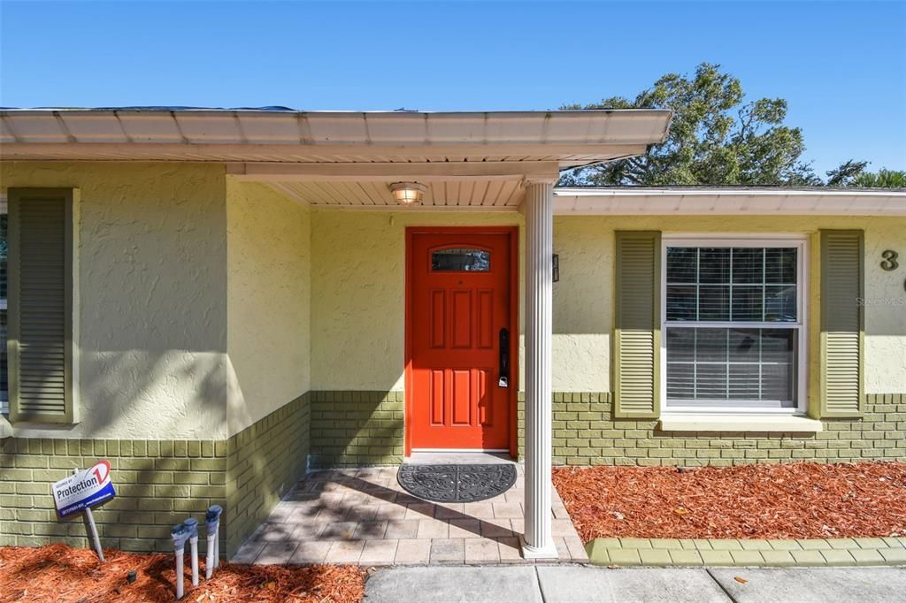 For Sale: $389,900 (5 beds, 3 baths, 1912 Square Feet)