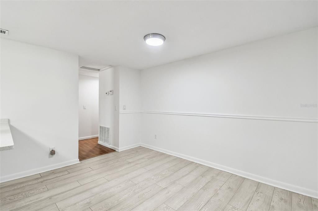 For Sale: $389,900 (5 beds, 3 baths, 1912 Square Feet)