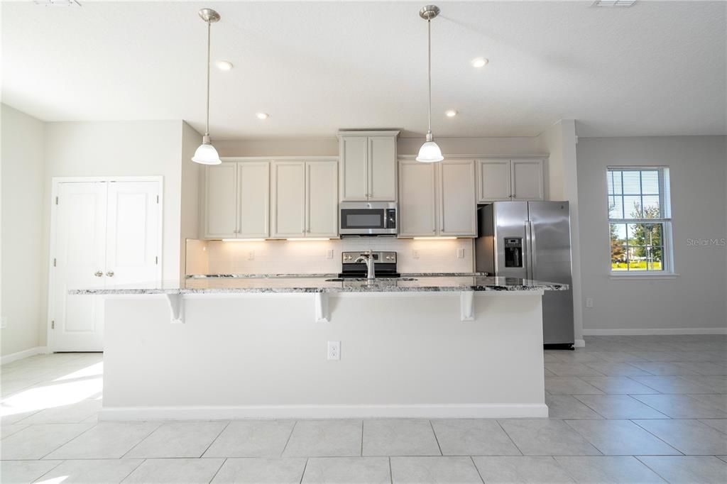 待售: $440,000 (3 贝兹, 2 浴室, 1714 平方英尺)