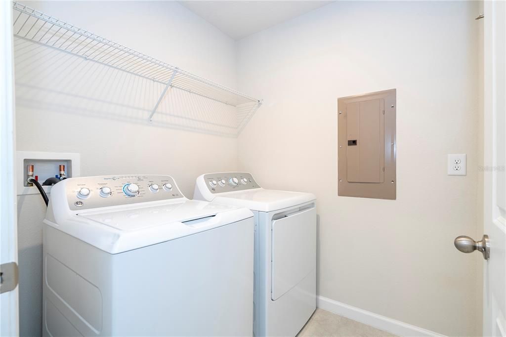 待售: $440,000 (3 贝兹, 2 浴室, 1714 平方英尺)