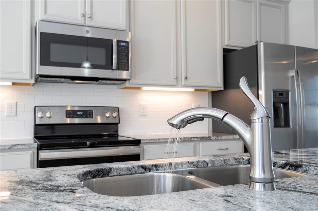 待售: $440,000 (3 贝兹, 2 浴室, 1714 平方英尺)